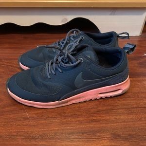 Women’s Nike shoes